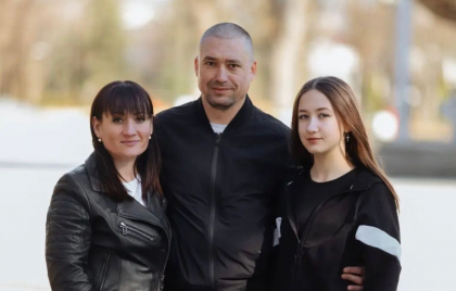 Copila lovita de troleibuz - condusa pe ultimul drum. Mama fetitei: „Nu pot trai fara tine...” - FOTO Copila lovita de troleibuz - condusa pe ultimul drum. Mama fetitei: „Nu pot trai fara tine...” - FOTO