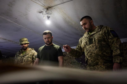 Armata ucraineana arata cap-coada cum unitatea speciala „Kraken” a distrus un centru de comandament rusesc - VIDEO
Armata ucraineana arata cap-coada cum unitatea speciala „Kraken” a distrus un centru de comandament rusesc - VIDEO
