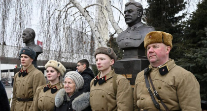 Rusia ii intreaba pe locuitorii din Volgograd daca vor sa revina la numele de „Stalingrad” pentru oras
Rusia ii intreaba pe locuitorii din Volgograd daca vor sa revina la numele de „Stalingrad” pentru oras