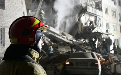 Doi morti si zeci de raniti intr-un bombardament rusesc asupra orasului Sloviansk, luni noapte, anunta autoritatile ucrainene Doi morti si zeci de raniti intr-un bombardament rusesc asupra orasului Sloviansk, luni noapte, anunta autoritatile ucrainene