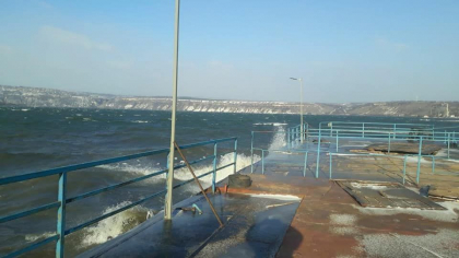 Atentie, calatori. Feribotul de la Molovata si-a reluat activitatea Atentie, calatori. Feribotul de la Molovata si-a reluat activitatea