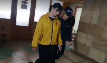 Soferita troleibuzului care a lovit mortal o fetita de 12 ani pe o trecerea de pietoni - eliberata din penitenciar si plasata in arest la domiciliu. Decizia magistratilor de la Curtea de Apel Chisinau  Soferita troleibuzului care a lovit mortal o fetita de 12 ani pe o trecerea de pietoni - eliberata din penitenciar si plasata in arest la domiciliu. Decizia magistratilor de la Curtea de Apel Chisinau