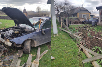 Accident la Briceni. Un barbat - transportat la spital, dupa ce a pierdut controlul volanului si s-a lovit in gardul unei gospodarii. Politia: "Soferul era in stare de ebrietate" - FOTO Accident la Briceni. Un barbat - transportat la spital, dupa ce a pierdut controlul volanului si s-a lovit in gardul unei gospodarii. Politia: "Soferul era in stare de ebrietate" - FOTO