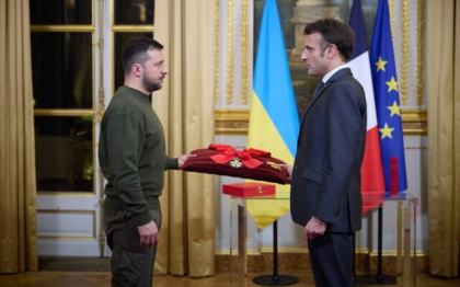 Macron si Zelenski, discutii privind organizarea unui „summit pentru pace”. Zelenski: „Multumesc Frantei pentru sprijinul constant”
Macron si Zelenski, discutii privind organizarea unui „summit pentru pace”. Zelenski: „Multumesc Frantei pentru sprijinul constant”