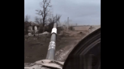Cum e sa fii atacat de o racheta Javelin, din perspectiva unui tanchist rus - VIDEO Cum e sa fii atacat de o racheta Javelin, din perspectiva unui tanchist rus - VIDEO