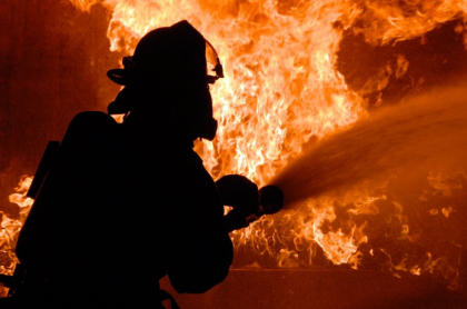 Incendiu puternic in raionul Hincesti. Un barbat a murit, dupa ce locuinta sa a fost curpinsa de flacari. Precizarile IGSU