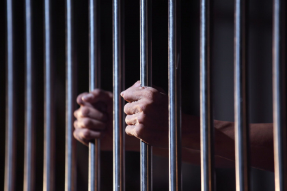 Un barbat - condamnat la detentie pe viata pentru ca si-a omorat cu cruzime iubita. Cum s-a intamplat tragedia
Un barbat - condamnat la detentie pe viata pentru ca si-a omorat cu cruzime iubita. Cum s-a intamplat tragedia