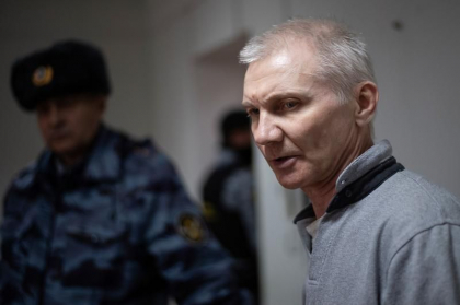 Partea nestiuta a povestii rusului condamnat dupa ce fiica sa a facut un desen anti-razboi: „Probabil a fost urcat intr-o masina si dus in directia Rusiei”
