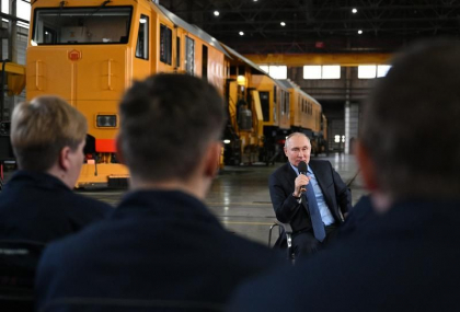 Vladimir Putin a vizitat o fabrica de locomotive in ziua in care Finlanda intra in NATO - VIDEO Vladimir Putin a vizitat o fabrica de locomotive in ziua in care Finlanda intra in NATO - VIDEO