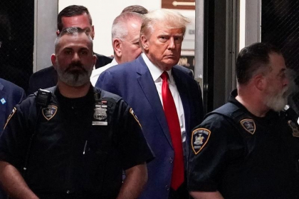Donald Trump este „frustrat” si „suparat” dupa punerea sub acuzare - avocat. Urmatoarea audiere pe 4 decembrie