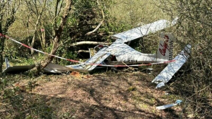 Un avion s-a prabusit in Londra. Doua persoane au ajuns la spital