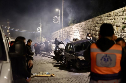 Politia israeliana a atacat credinciosi in Moscheea al-Aqsa din Ierusalim. Tir de rachete dinspre Fasia Gaza
Politia israeliana a atacat credinciosi in Moscheea al-Aqsa din Ierusalim. Tir de rachete dinspre Fasia Gaza