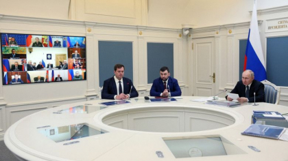 Liderii separatisti din Ucraina ar fi stat 10 zile in carantina inainte de a se intalni cu Putin