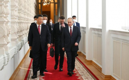 Kremlinul exclude posibilitatea unei medieri conduse de China pentru incetarea razboiului din Ucraina: „Pentru moment, nu avem alta solutie decat sa continuam operatiunea militara speciala” Kremlinul exclude posibilitatea unei medieri conduse de China pentru incetarea razboiului din Ucraina: „Pentru moment, nu avem alta solutie decat sa continuam operatiunea militara speciala”
