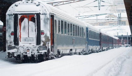 Un tren cu ruta Chisinau - Bucuresti a ramas blocat la frontiera Romaniei cu Republica Moldova, din cauza zapezii. Ce spun responsabilii de la noi din tara 