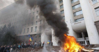 Promo-Lex la 14 ani de la protestele violente din 7 aprilie: „Rolul jucat de societatea civila in vederea stoparii fenomenului de instaurarea unei stari bazate pe forta si teroare a fost unul determinant” Promo-Lex la 14 ani de la protestele violente din 7 aprilie: „Rolul jucat de societatea civila in vederea stoparii fenomenului de instaurarea unei stari bazate pe forta si teroare a fost unul determinant”