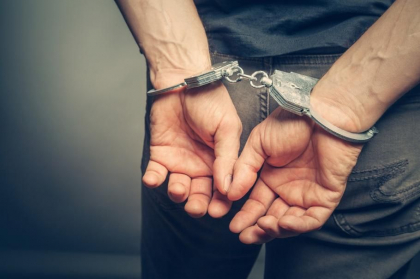 Chinez condamnat la 9 ani de inchisoare pentru sechestrarea sotiei sale. Femeia, gasita intr-un hambar, legata cu un lant de gat
Chinez condamnat la 9 ani de inchisoare pentru sechestrarea sotiei sale. Femeia, gasita intr-un hambar, legata cu un lant de gat