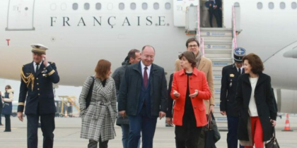 Aurescu s-a intalnit cu sefa diplomatiei din Franta in timpul escalei facute de avionul presedintelui Macron in Romania. Schengen si Republica Moldova, printre subiectele discutate Aurescu s-a intalnit cu sefa diplomatiei din Franta in timpul escalei facute de avionul presedintelui Macron in Romania. Schengen si Republica Moldova, printre subiectele discutate