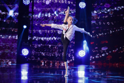 Romanii au talent 2023. La doar opt ani, Sofia Brok e un munte de talent. Fetita a smuls ropote de aplauze - VIDEO Romanii au talent 2023. La doar opt ani, Sofia Brok e un munte de talent. Fetita a smuls ropote de aplauze - VIDEO