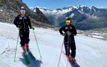 Avalansa in Alpii elvetieni: Noua schiori au fost raniti si au ajuns cu elicopterele la spital Avalansa in Alpii elvetieni: Noua schiori au fost raniti si au ajuns cu elicopterele la spital