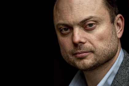 „Nu ma caiesc”. Regretul rusului care l-a sfidat pe Putin. Kara-Murza risca 25 de ani de inschisoare
„Nu ma caiesc”. Regretul rusului care l-a sfidat pe Putin. Kara-Murza risca 25 de ani de inschisoare