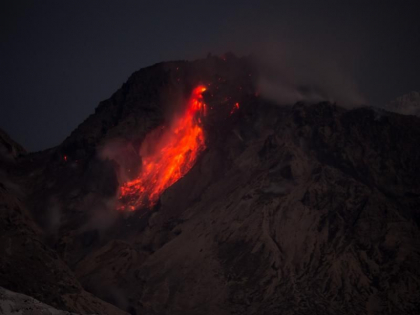 Sate ingropate sub cenusa pe o raza de 500 de km dupa eruptia vulcanului Shiveluch din Rusia. Stratul de 8,5 cm, recordul ultimilor 60 de ani - FOTO/VIDEO Sate ingropate sub cenusa pe o raza de 500 de km dupa eruptia vulcanului Shiveluch din Rusia. Stratul de 8,5 cm, recordul ultimilor 60 de ani - FOTO/VIDEO