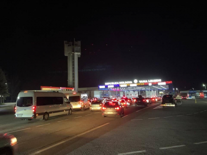Se atesta flux majorat de calatori si autovehicule in punctul de trecere Leuseni
