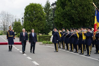 Anatolie Nosatii si omologul sau din Romania, Angel Tilvar, au avut o intrevedere. Ce subiecte s-au regasit in agenda oficialilor - FOTO