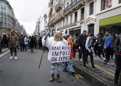 Noi proteste in Franta: Legea pensiilor, in analiza Curtii Constitutionale. Macron propune sindicatelor sa se intalneasca saptamana viitoare - VIDEO Noi proteste in Franta: Legea pensiilor, in analiza Curtii Constitutionale. Macron propune sindicatelor sa se intalneasca saptamana viitoare - VIDEO