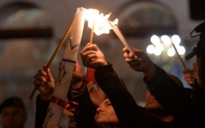 Lumina Sfanta de la Ierusalim a ajuns in Moldova pe Aeroportul Chisinau Lumina Sfanta de la Ierusalim a ajuns in Moldova pe Aeroportul Chisinau