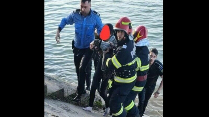 Cei 3 politisti care ”au infaptuit o minune”. Au salvat o femeie care voia sa se sinucida inainte de slujba de Inviere