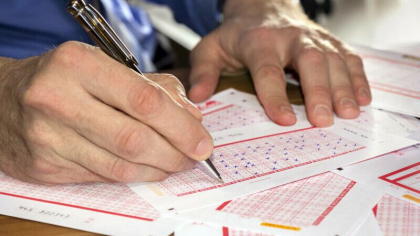 Cum a „reusit” un castigator la loto sa ramana falit, in doar trei ani. Pe ce a „aruncat” aproximativ patru milioane de lire