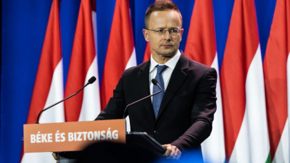 Ministrul de Externe al Ungariei a vorbit despre pace in fata unei harti a „Ungariei Mari”, care avea si bucati din Romania si Ucraina Ministrul de Externe al Ungariei a vorbit despre pace in fata unei harti a „Ungariei Mari”, care avea si bucati din Romania si Ucraina