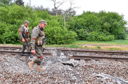 Franta ajuta Ucraina sa isi refaca liniile de tren distruse de bombardamente