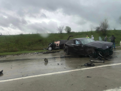 Trei persoane, printre care si o fata de 12 ani, au ajuns la spital, in urma unui accident in comuna Bacioi - FOTO Trei persoane, printre care si o fata de 12 ani, au ajuns la spital, in urma unui accident in comuna Bacioi - FOTO