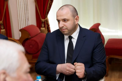  Bloomberg: Ucraina isi scoate la vanzare companiile de stat, la preturi mici, pentru a face rost de bani la buget 