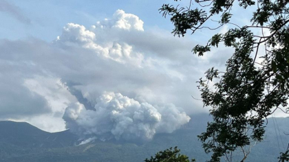 Un vulcan din Costa Rica a erupt exploziv si a contaminat apele din zona