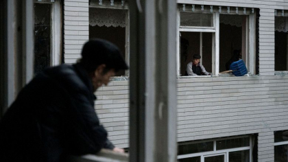 Reportaj din Kramatorsk, orasul pustiit de razboi. „Oameni, cati mai sunt, incearca sa faca fata. Am inceput sa ne obisnuim”