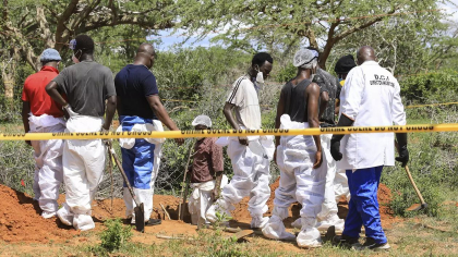 Numarul deceselor legate de o secta din Kenya care promova „cultul infometarii” a crescut la 58 Numarul deceselor legate de o secta din Kenya care promova „cultul infometarii” a crescut la 58