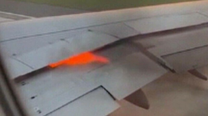 Panica in doua avioane operate de aceeasi companie. Aeronavele au luat foc Panica in doua avioane operate de aceeasi companie. Aeronavele au luat foc