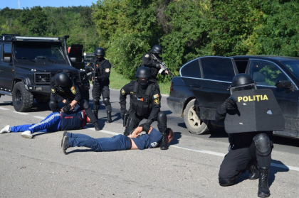 CRJM a transmis Consiliului Europei o serie de constatari privind arestarile nejustificate din Moldova. Ce instructiuni cer sa fie implimentate de autoritati pentru a preveni si combate acest fenomen CRJM a transmis Consiliului Europei o serie de constatari privind arestarile nejustificate din Moldova. Ce instructiuni cer sa fie implimentate de autoritati pentru a preveni si combate acest fenomen