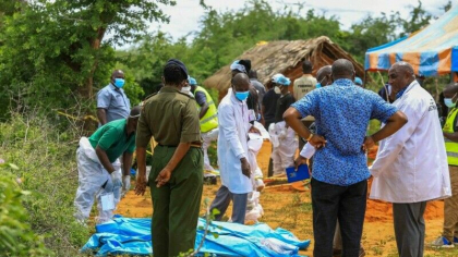 Cel putin 90 de cadavre, descoperite in Kenya. Adeptii unei secte au postit pana la moarte, pentru „a-L intalni pe Iisus” Cel putin 90 de cadavre, descoperite in Kenya. Adeptii unei secte au postit pana la moarte, pentru „a-L intalni pe Iisus”