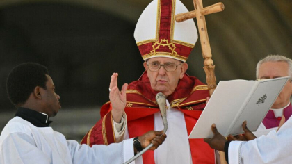 Papa Francisc acorda pentru prima data dreptul de vot femeilor in cadrul reuniunii episcopilor