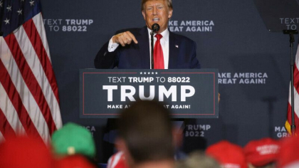 Primul miting organizat de Trump dupa acuzarea sa istorica. Fostul lider de la Casa Alba promite ca-l va „zdrobi” pe Biden - VIDEO Primul miting organizat de Trump dupa acuzarea sa istorica. Fostul lider de la Casa Alba promite ca-l va „zdrobi” pe Biden - VIDEO