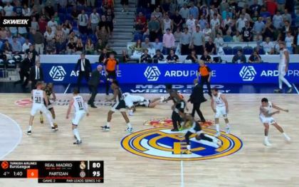 Bataie generala la meciul de baschet Real Madrid-Partizan Belgrad. Partida a fost incheiata din cauza numarului mare de jucatori eliminati - VIDEO Bataie generala la meciul de baschet Real Madrid-Partizan Belgrad. Partida a fost incheiata din cauza numarului mare de jucatori eliminati - VIDEO