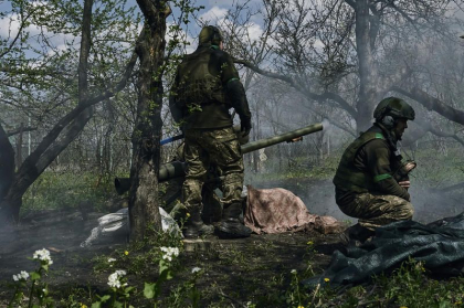 Rusii au interzis pe „drumul vietii” din Bahmut, controlat de trupele ucrainene. Prigojin: „Rusia este in pragul unui dezastru"
Rusii au interzis pe „drumul vietii” din Bahmut, controlat de trupele ucrainene. Prigojin: „Rusia este in pragul unui dezastru"
