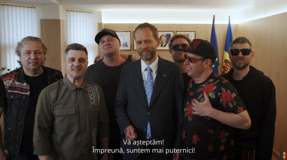 „Impreuna mai puternici.” Ambasadorulul UE si formatia Zdob si Zdub invita moldovenii in Oraselul European. Cand va avea loc - VDEO „Impreuna mai puternici.” Ambasadorulul UE si formatia Zdob si Zdub invita moldovenii in Oraselul European. Cand va avea loc - VDEO