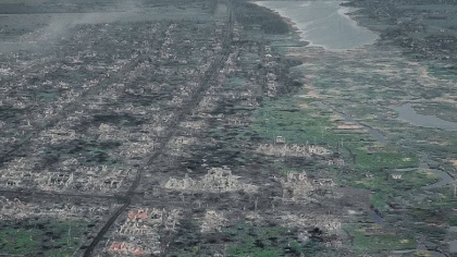 Imagini post-apocaliptice dintr-un oras aflat pe linia frontului din Donetk - FOTO/VIDEO Imagini post-apocaliptice dintr-un oras aflat pe linia frontului din Donetk - FOTO/VIDEO