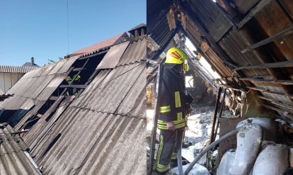 Incendiu la Balti. Acoperisul unei constructii a fost cuprins de flacari. Un echipaj de pompieri au intervenit - FOTO 