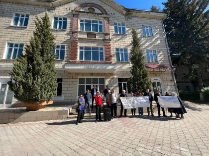 Vanzarea terenului fostei maternitati din Balti – subiect de disputa. Unii locuitori critica intentiile primariei - VIDEO Vanzarea terenului fostei maternitati din Balti – subiect de disputa. Unii locuitori critica intentiile primariei - VIDEO